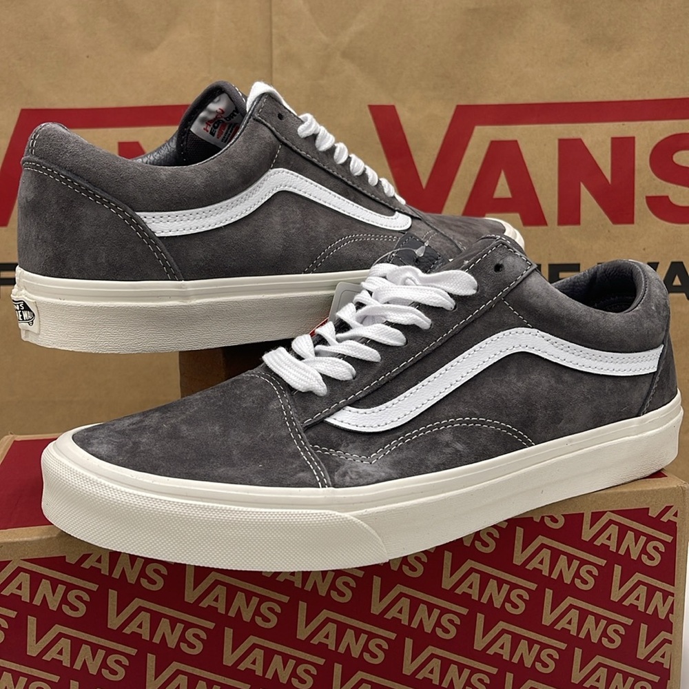 Vans Men’s Old Skool
(Pig Suede) Rabbit/Snow White
VN0A5KRF888 Sneakers - Picture 9 of 16